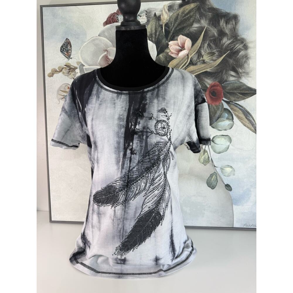 Copied - Delilah Wear Black & White Feather Stud Tie-Dye Short Sleeve Tee